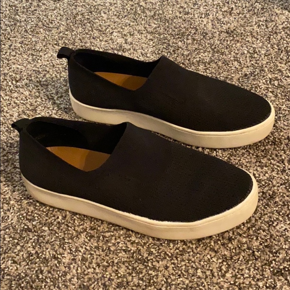 Black shoes